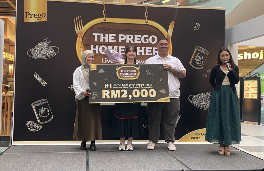 Jeanette (second from left), flanked by the judges, was crowned the first Prego Home Chef Champion.